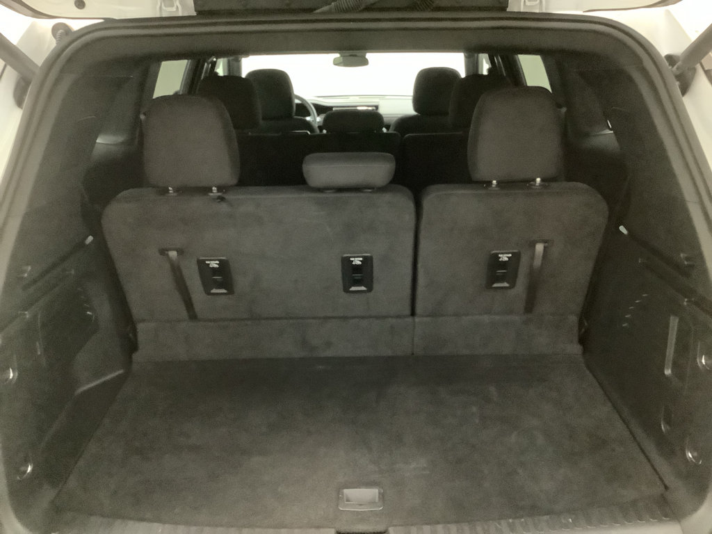 Used 2025 GMC Acadia Elevation FWD image 8