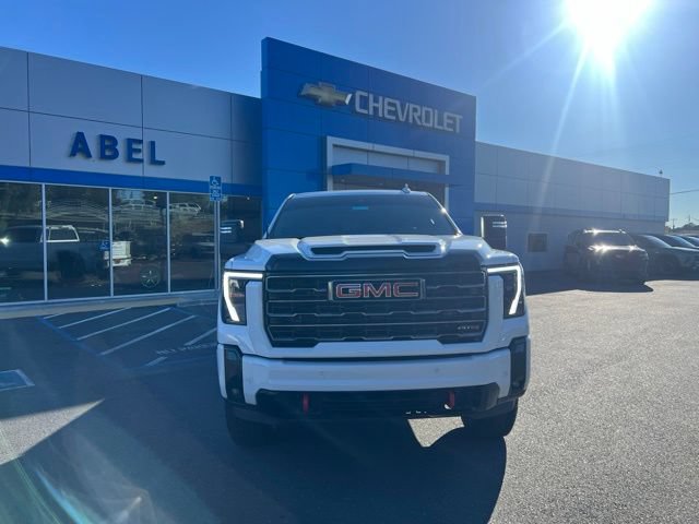 Used 2025 GMC Sierra 2500 AT4 AWD/4WD image 2