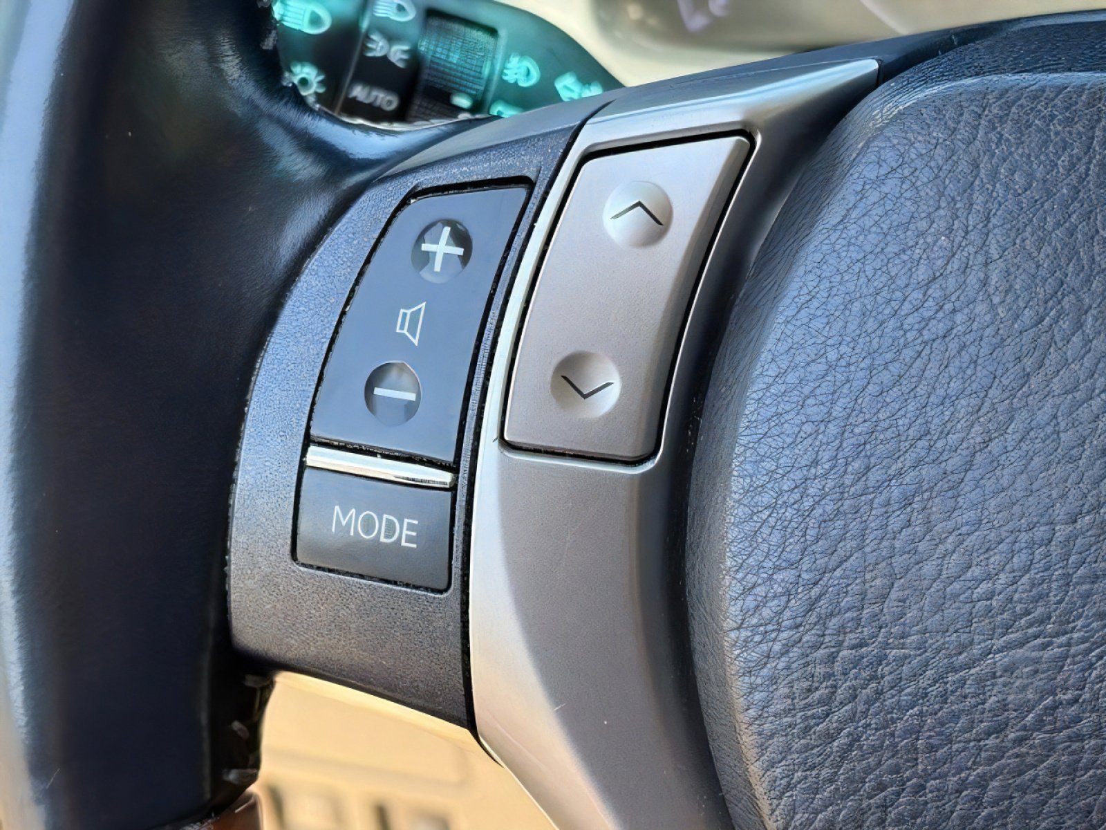 Used 2013 Lexus ES 300h w/ Luxury Pkg FWD image 21