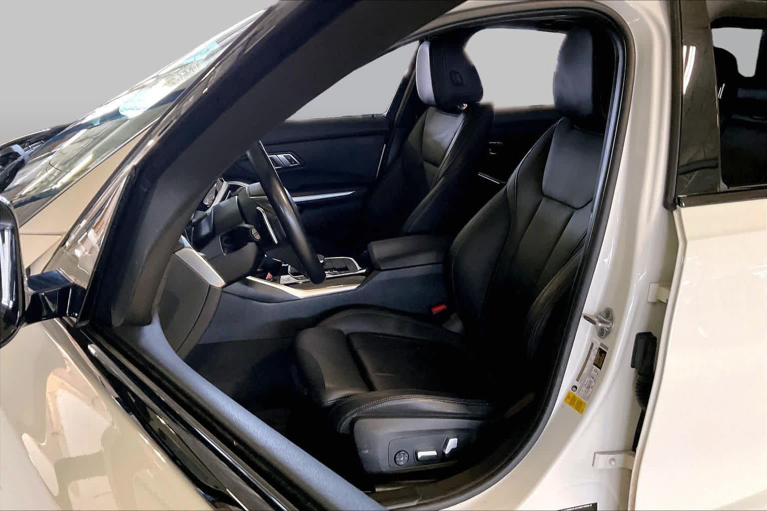 Used 2023 BMW 330i Sedan w/ Driving Assistance Package RWD image 7