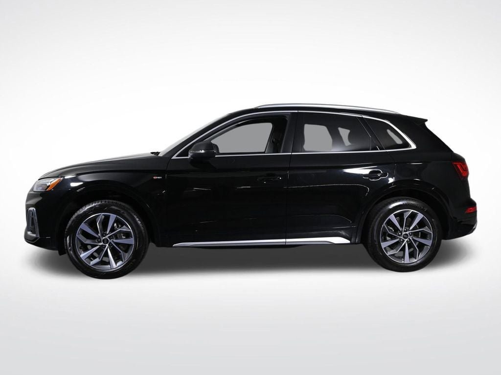 Used 2023 Audi Q5 2.0T Premium w/ Convenience Package AWD/4WD image 2