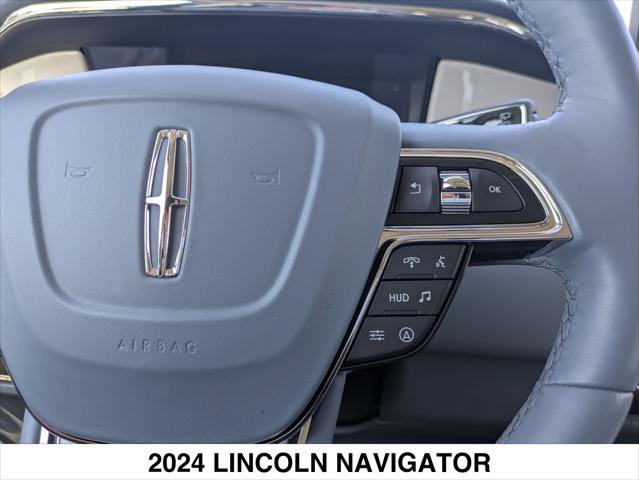 Used 2024 Lincoln Navigator Black Label AWD/4WD image 15