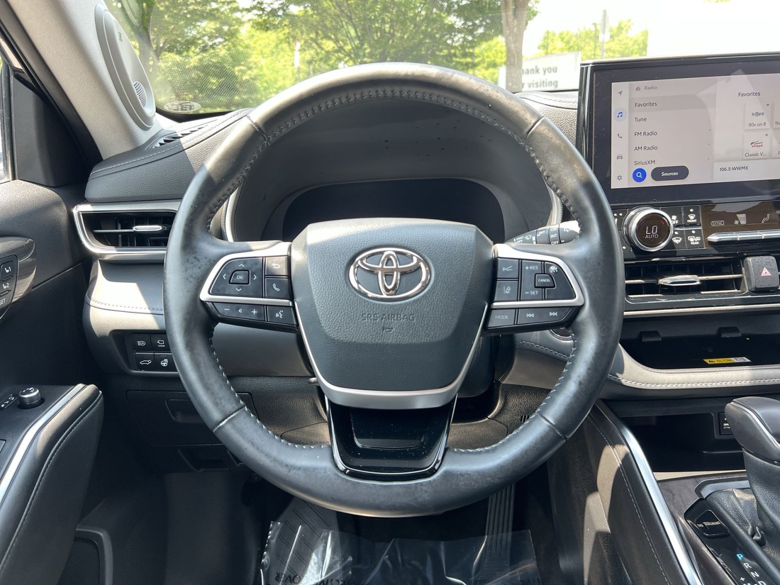 Used 2023 Toyota Highlander Limited AWD/4WD image 16