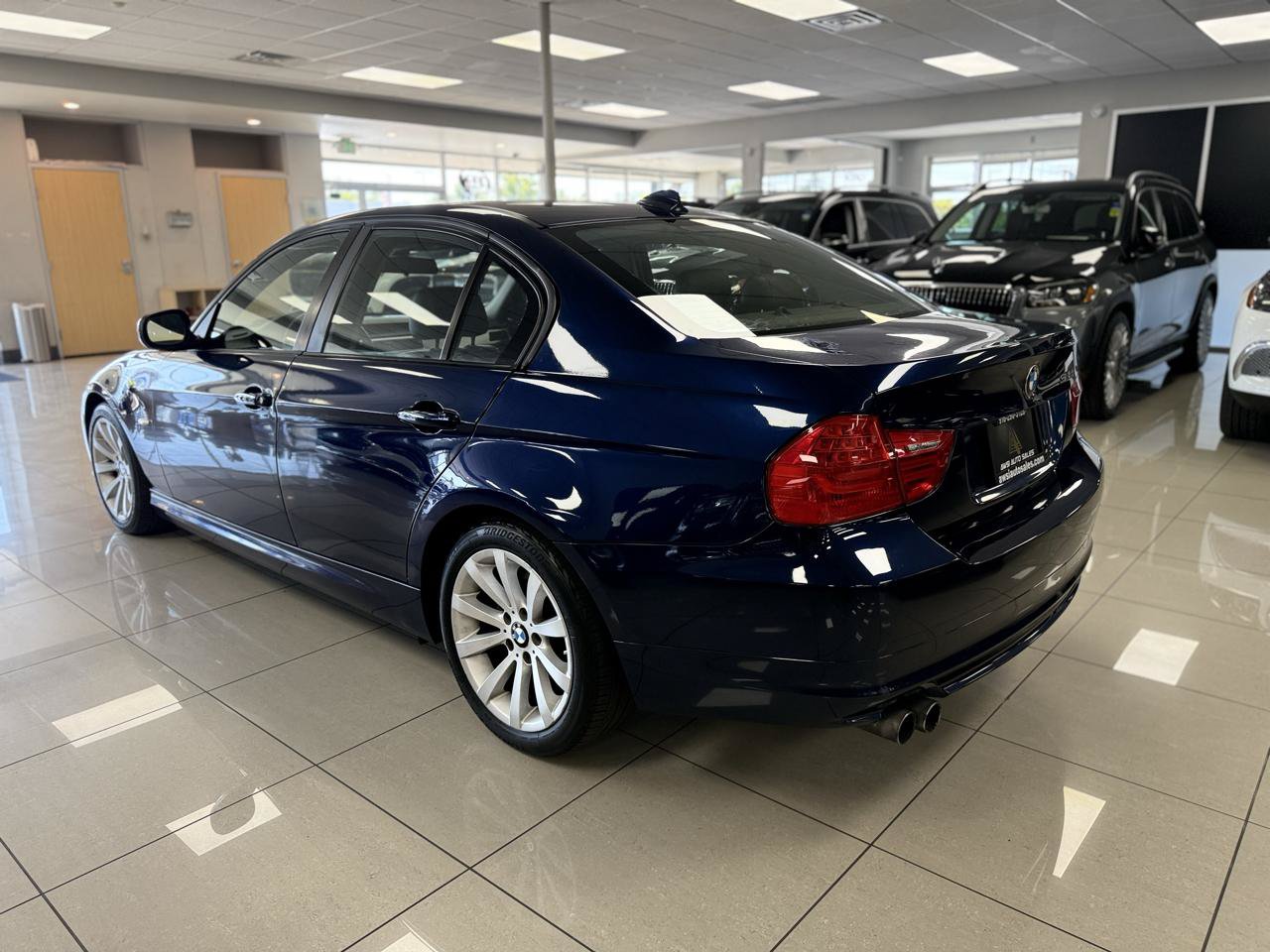 Used 2011 BMW 328i Sedan RWD image 6