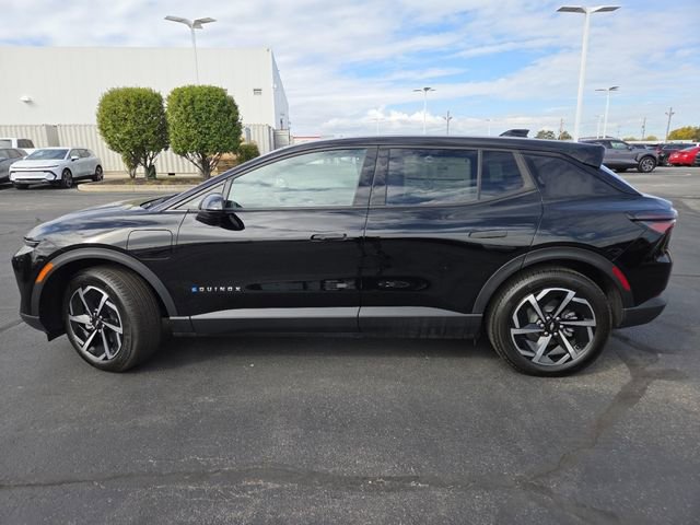 New 2026 Chevrolet Equinox EV LT image 17