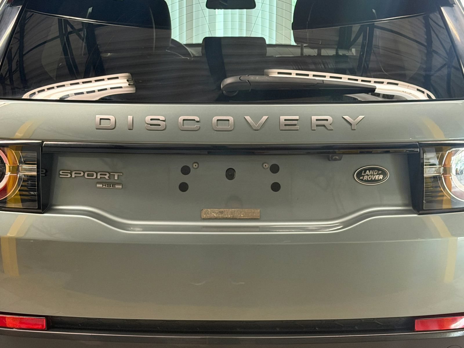 Used 2018 Land Rover Discovery Sport HSE AWD/4WD image 11