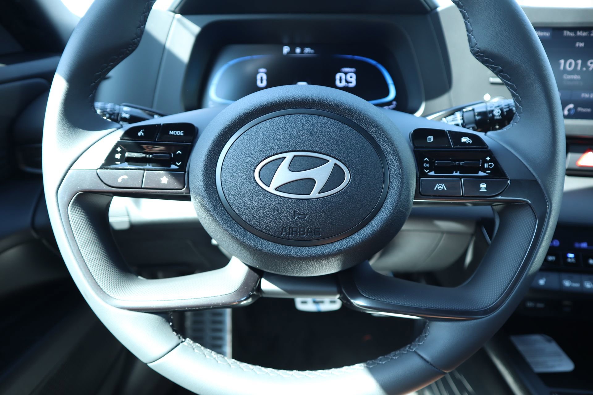 New 2026 Hyundai Elantra SEL Sport image 3