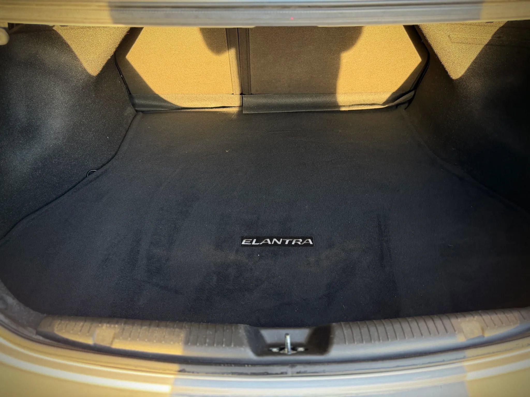 Used 2013 Hyundai Elantra FWD image 16