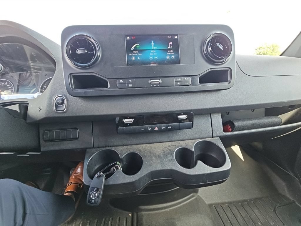 Used 2024 Mercedes-Benz Sprinter 2500 image 13