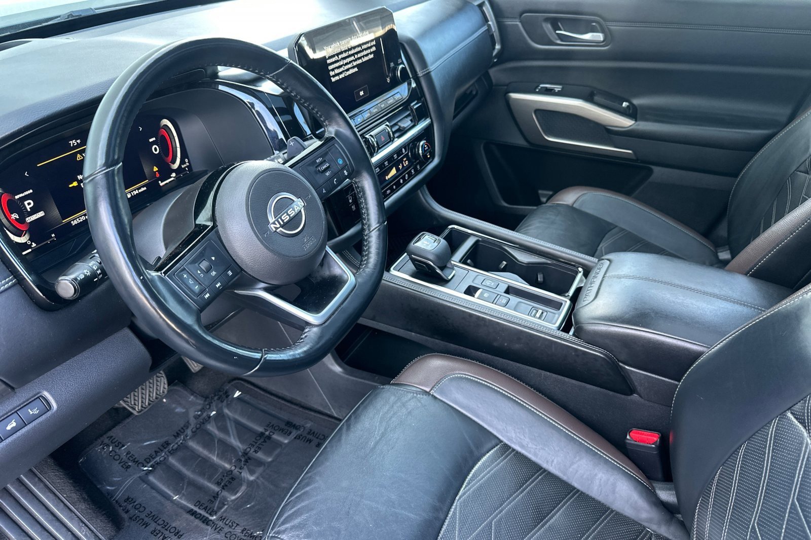 Used 2022 Nissan Pathfinder Platinum w/ Cargo Package image 9