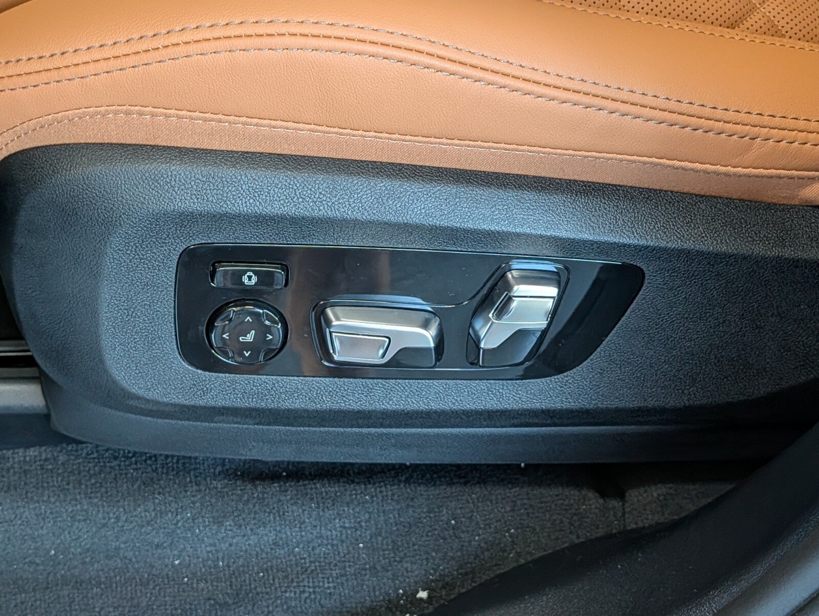 New 2027 BMW X7 xDrive40i w/ M Sport Package AWD/4WD image 11