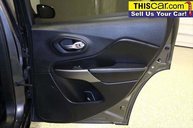 Used 2019 Jeep Cherokee Latitude Plus image 28