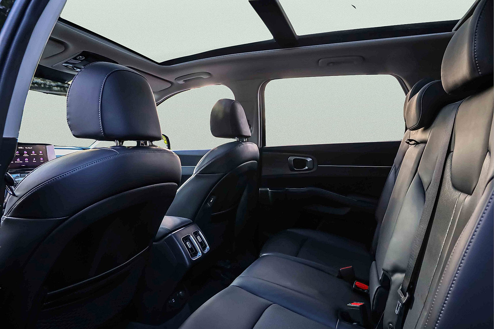 Certified 2023 Kia Sorento S w/ Panoramic Sunroof Package AWD/4WD image 22