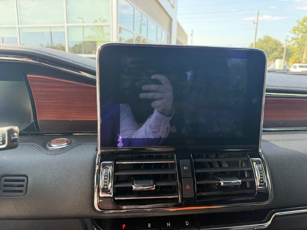 Used 2020 Lincoln Navigator L Reserve w/ Equipment Group 208A Reserve AWD/4WD image 11