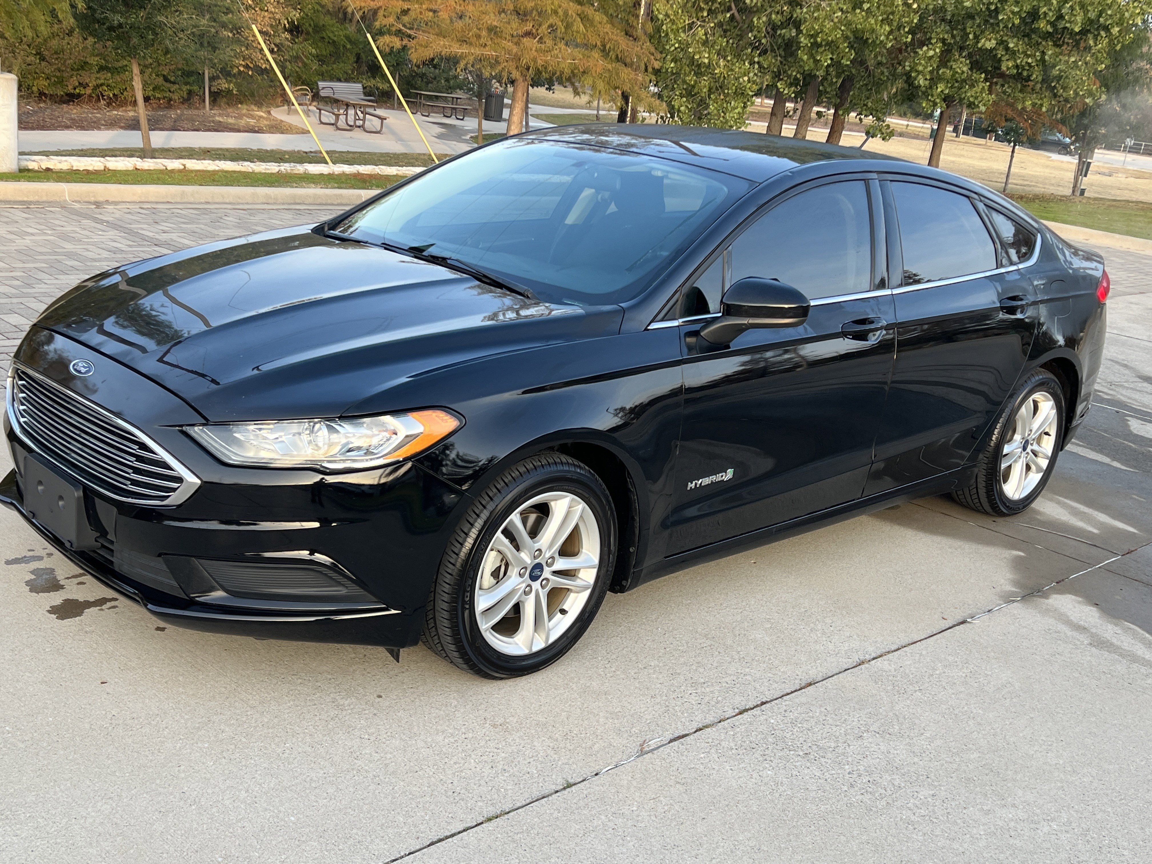 Used 2018 Ford Fusion SE image 5