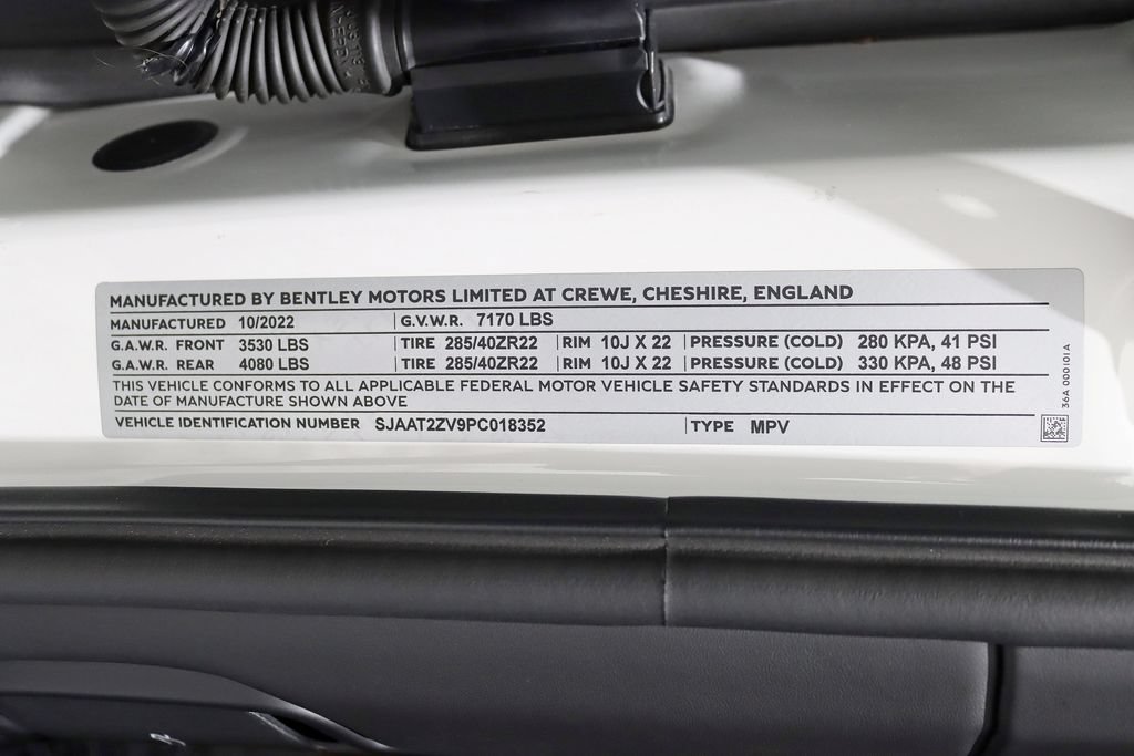 Used 2023 Bentley Bentayga AWD/4WD image 43