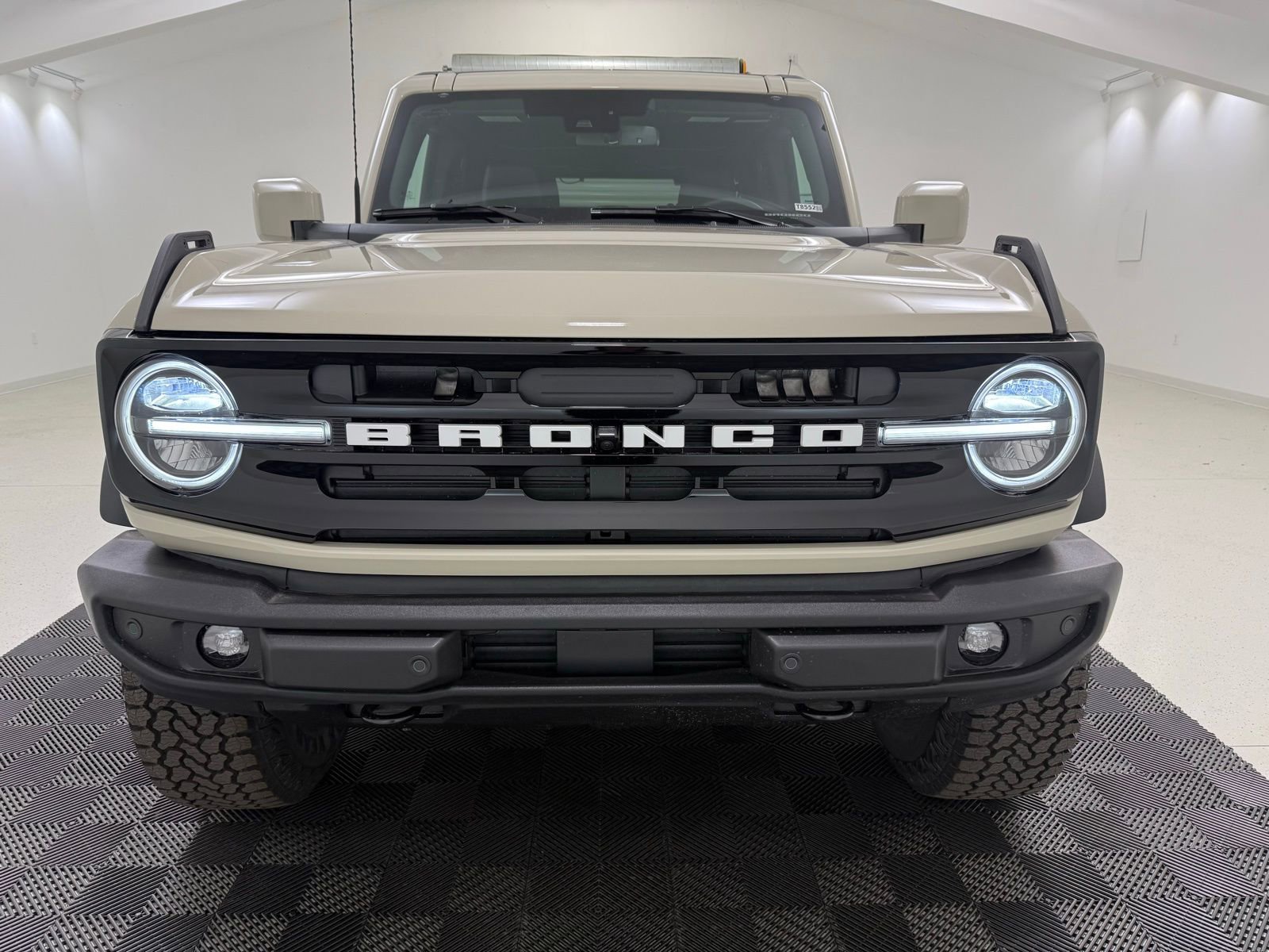 New 2026 Ford Bronco Outer Banks image 2