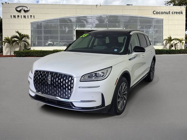 Used 2025 Lincoln Corsair Reserve FWD image 2