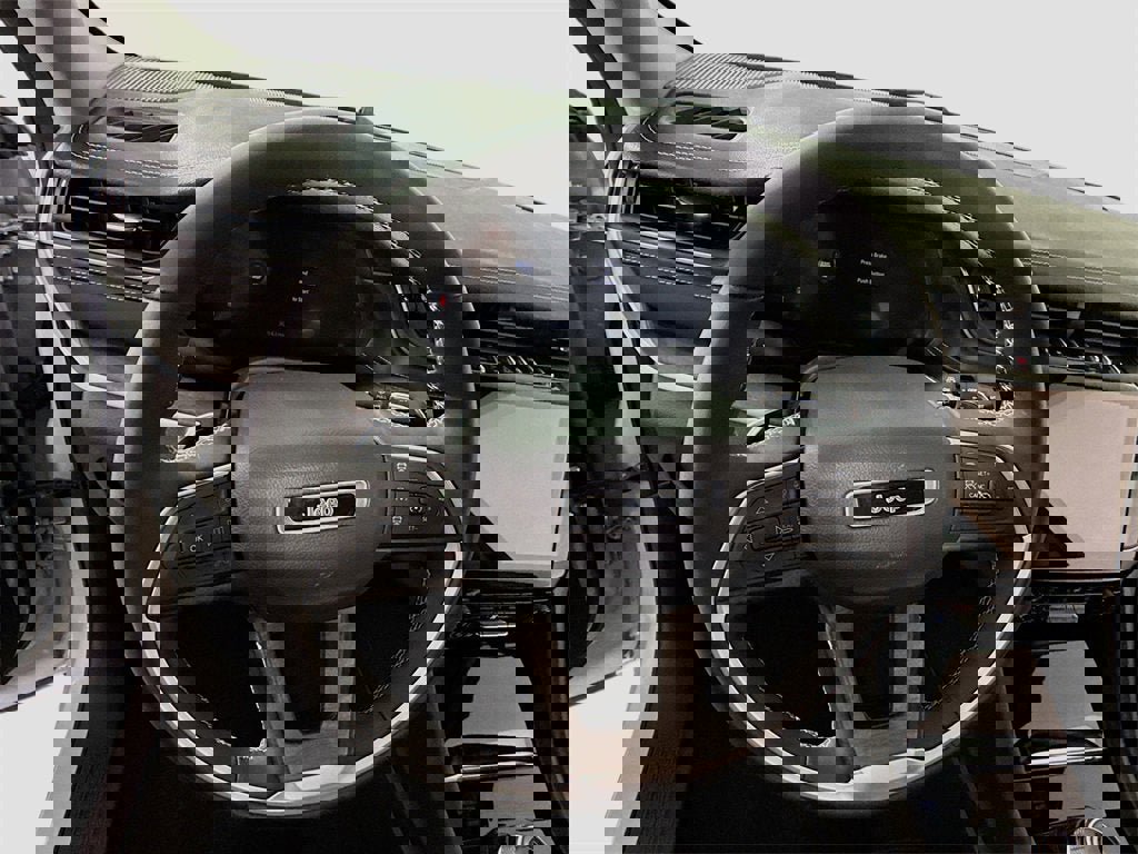 Used 2024 Jeep Grand Cherokee Limited image 5