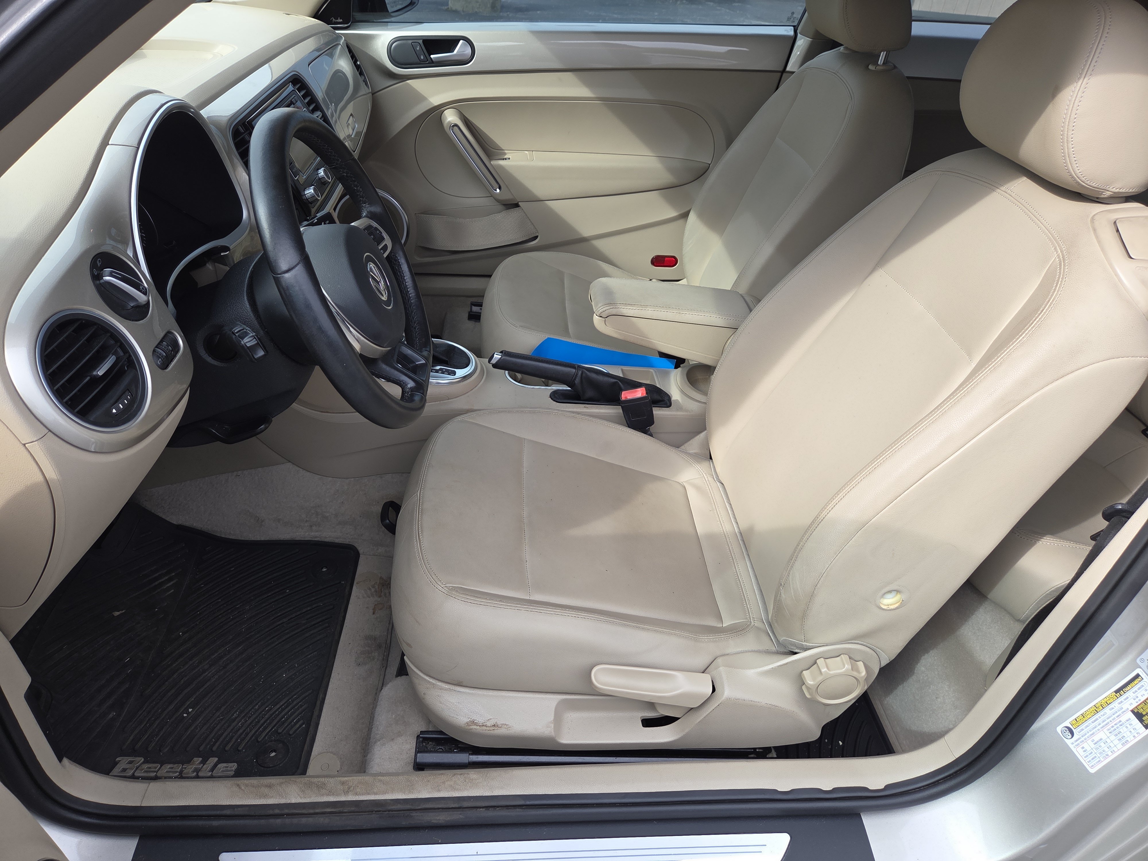 Used 2012 Volkswagen Beetle 2.5 FWD image 9
