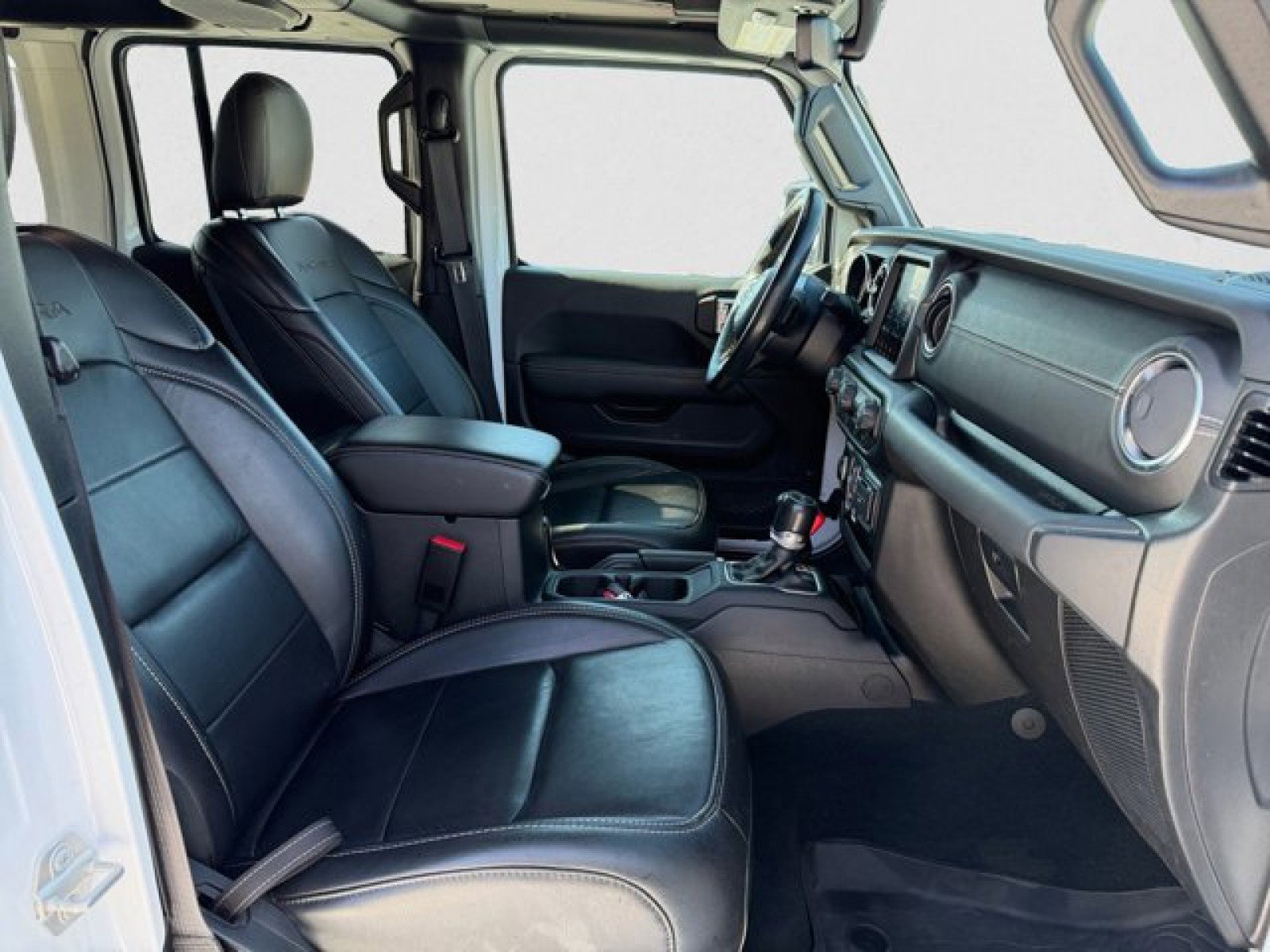 Used 2023 Jeep Wrangler Unlimited Sahara w/ Cold Weather Group image 19