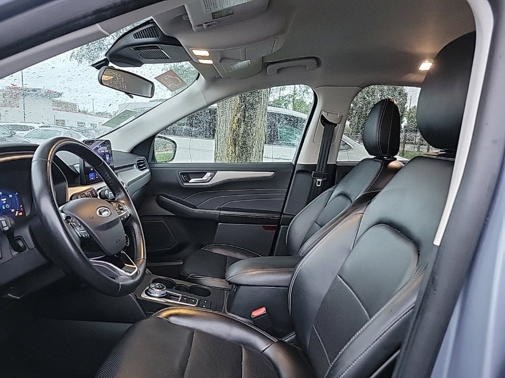 Used 2022 Ford Escape SEL w/ Technology Package FWD image 6