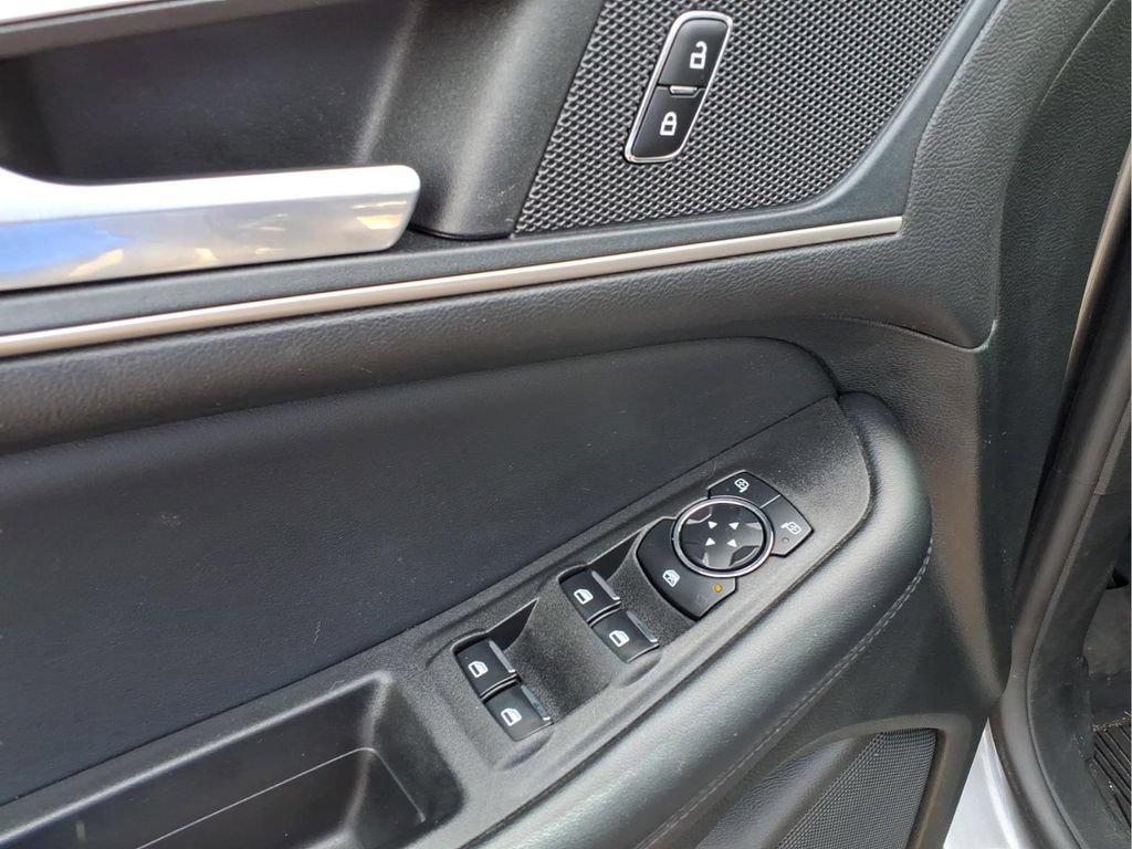Used 2023 Ford Edge SEL w/ Convenience Package AWD/4WD image 12