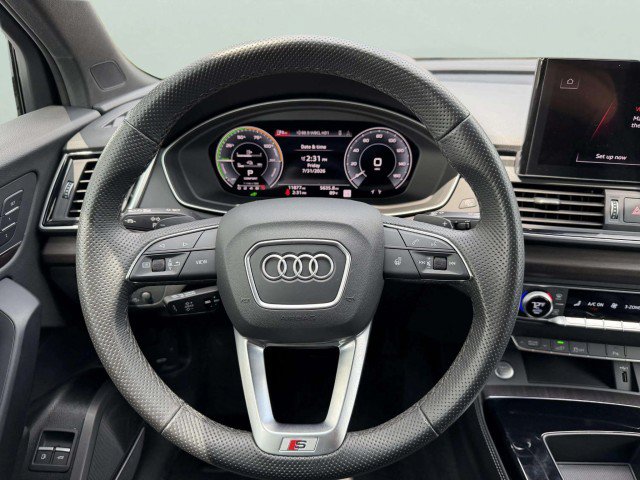 Certified 2025 Audi Q5 e Premium Plus w/ Premium Plus Package AWD/4WD image 10