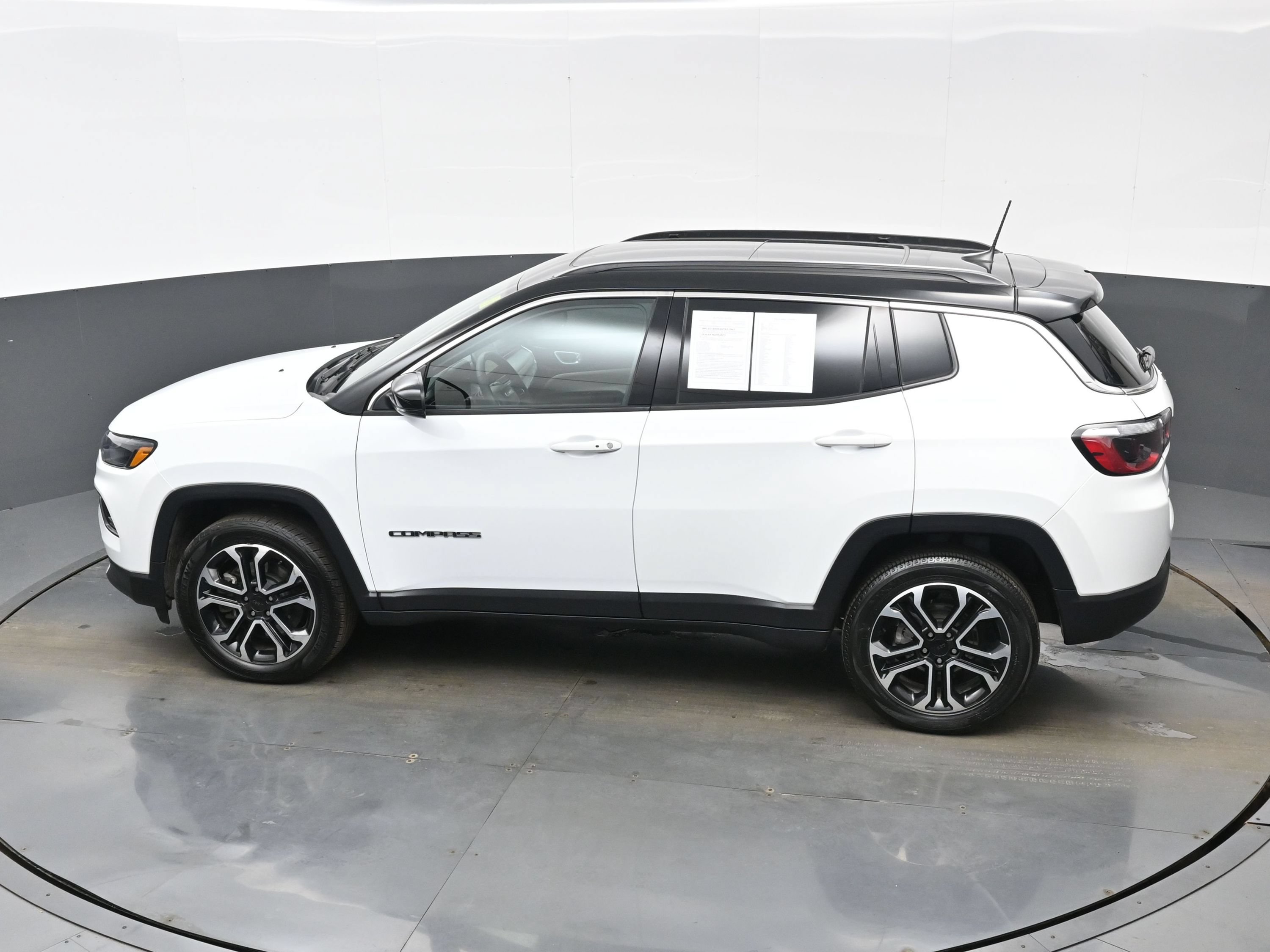 Used 2023 Jeep Compass Limited w/ Sun and Sound Group AWD/4WD image 37
