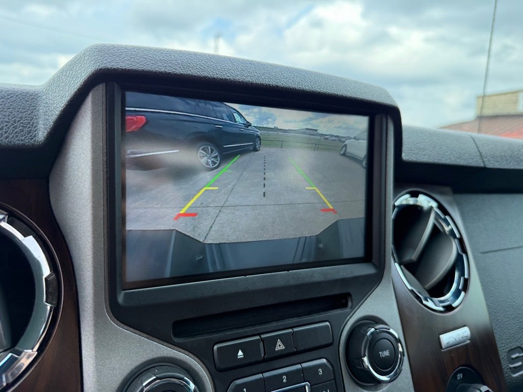 Used 2015 Ford F250 Lariat w/ Lariat Interior Package image 33