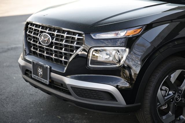 Used 2024 Hyundai Venue SEL image 13