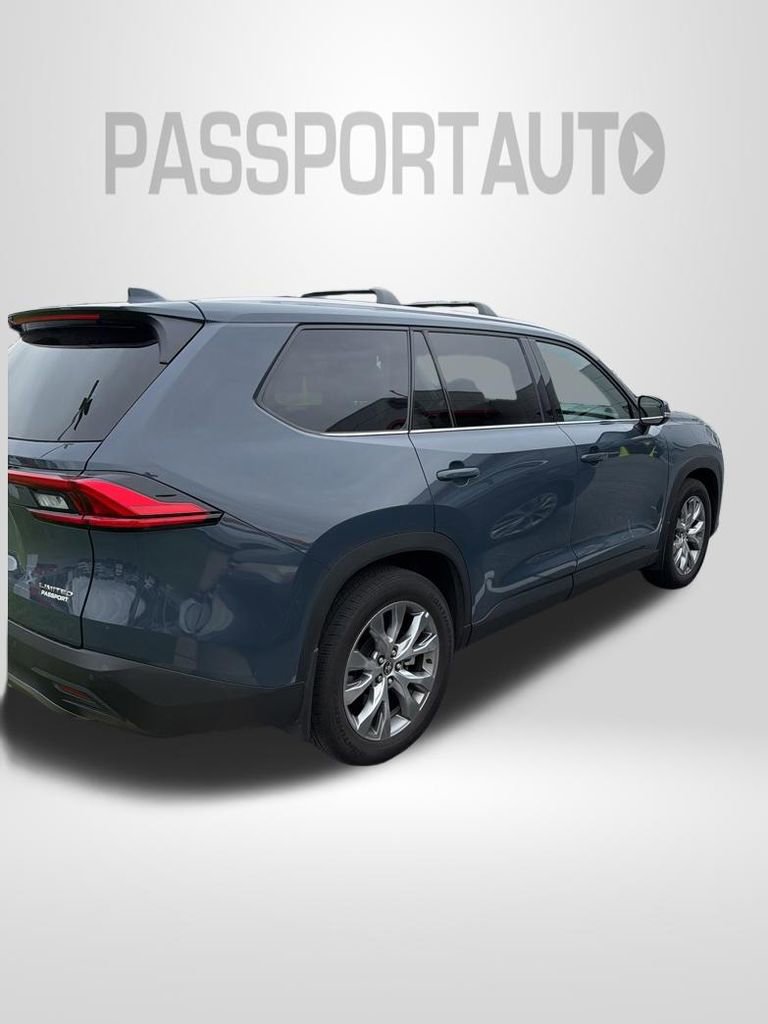 Used 2024 Toyota Grand Highlander AWD Hybrid image 4
