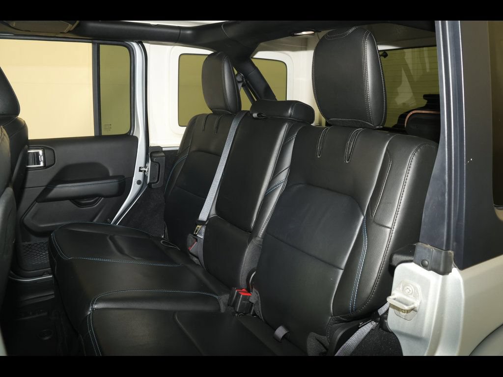Used 2022 Jeep Wrangler Unlimited Rubicon 4xe w/ Cold Weather Group AWD/4WD image 27