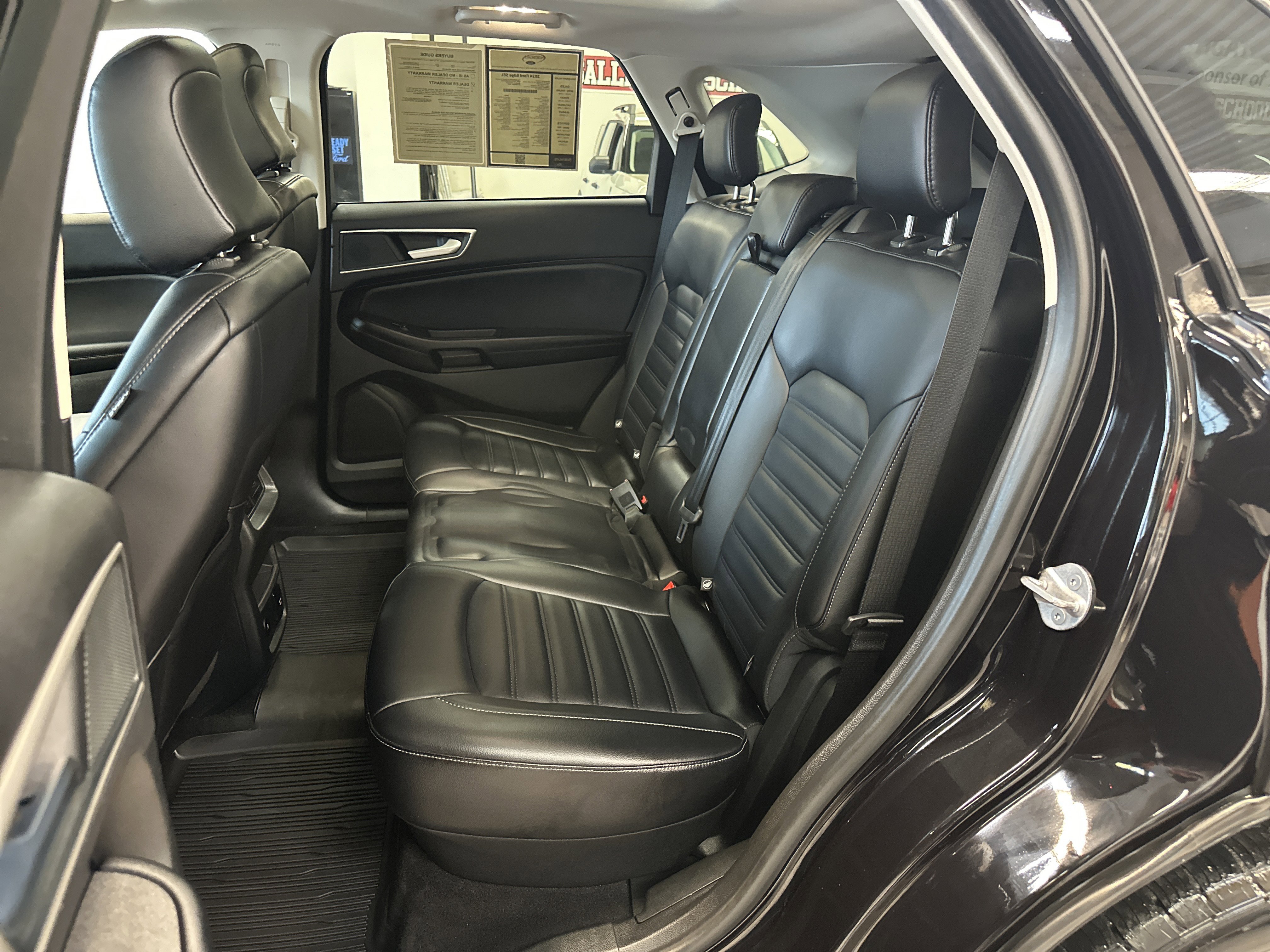 Used 2024 Ford Edge SEL w/ Convenience Package image 6