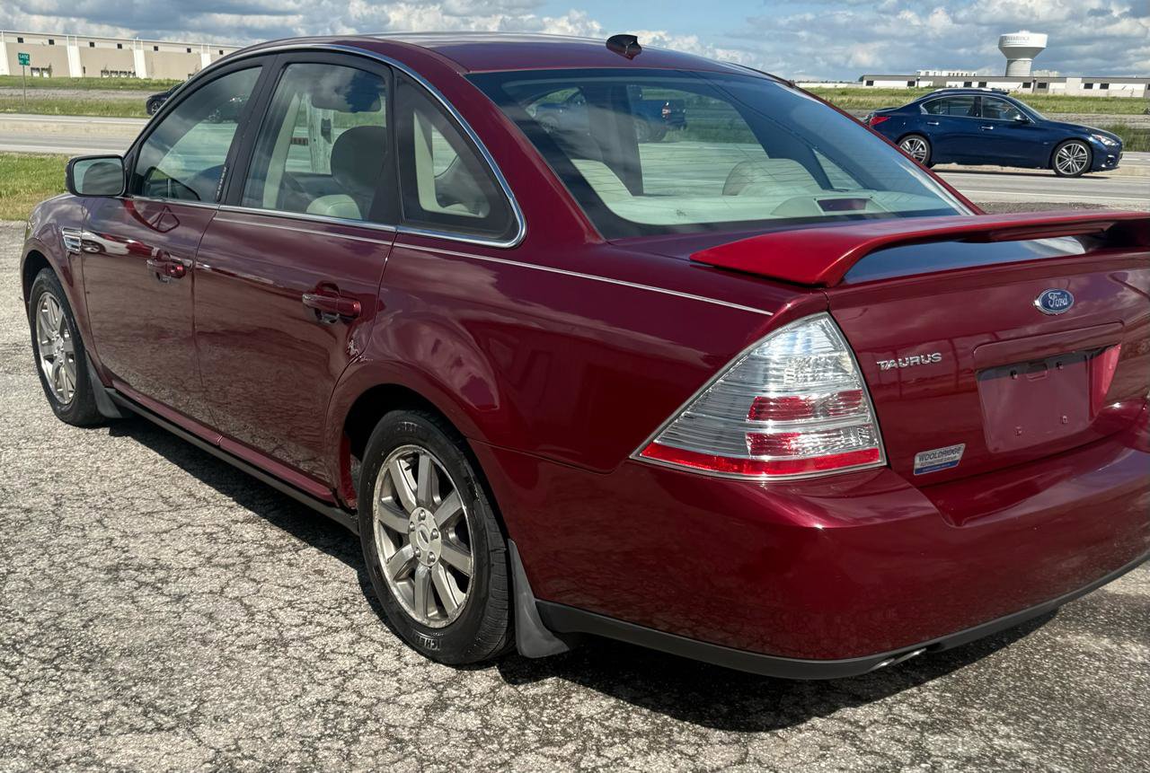 Used 2008 Ford Taurus SEL FWD image 4