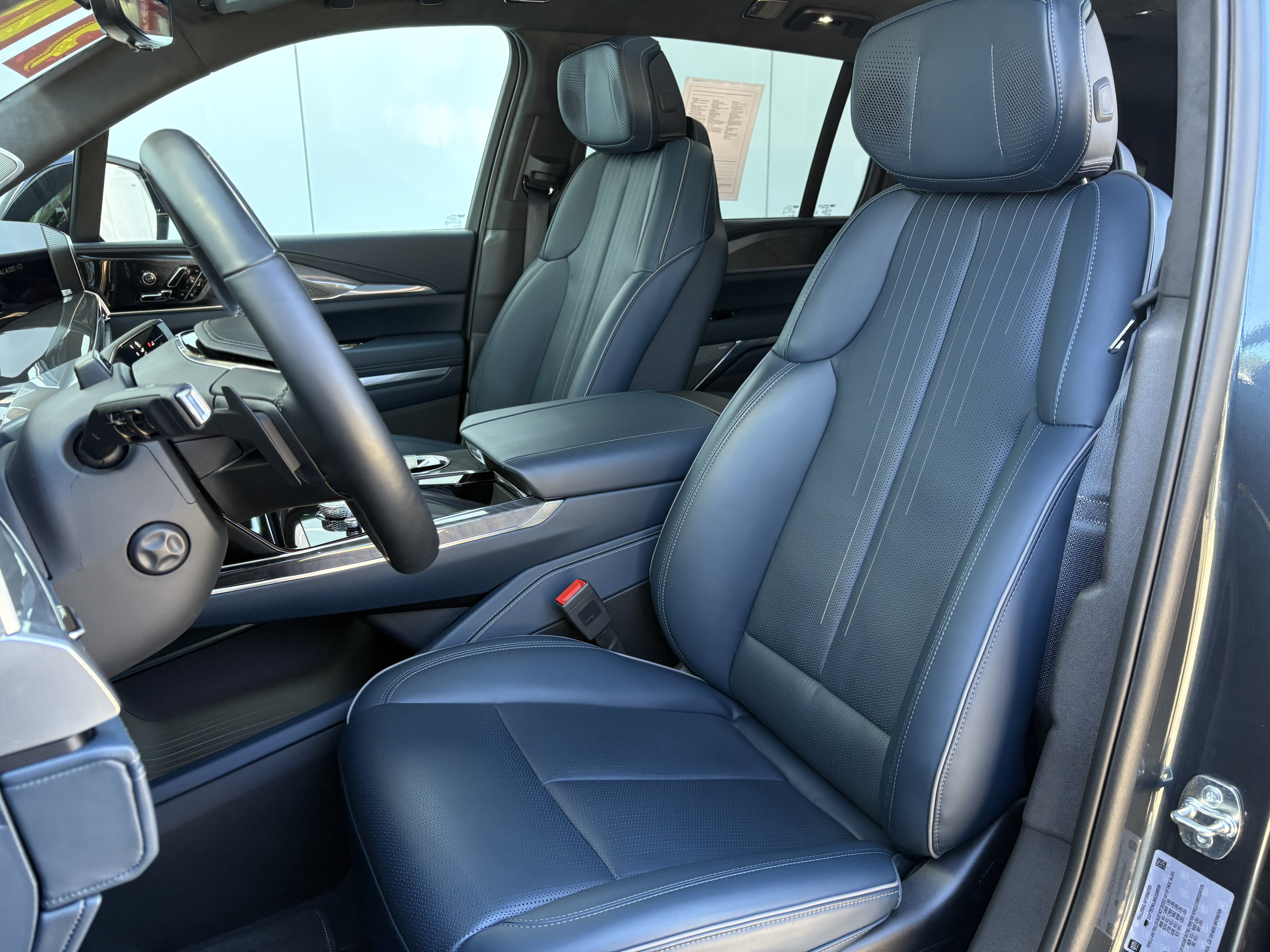 Certified 2025 Cadillac Escalade IQ Luxury 2 w/ LPO, Premium Carpet Package AWD/4WD image 12