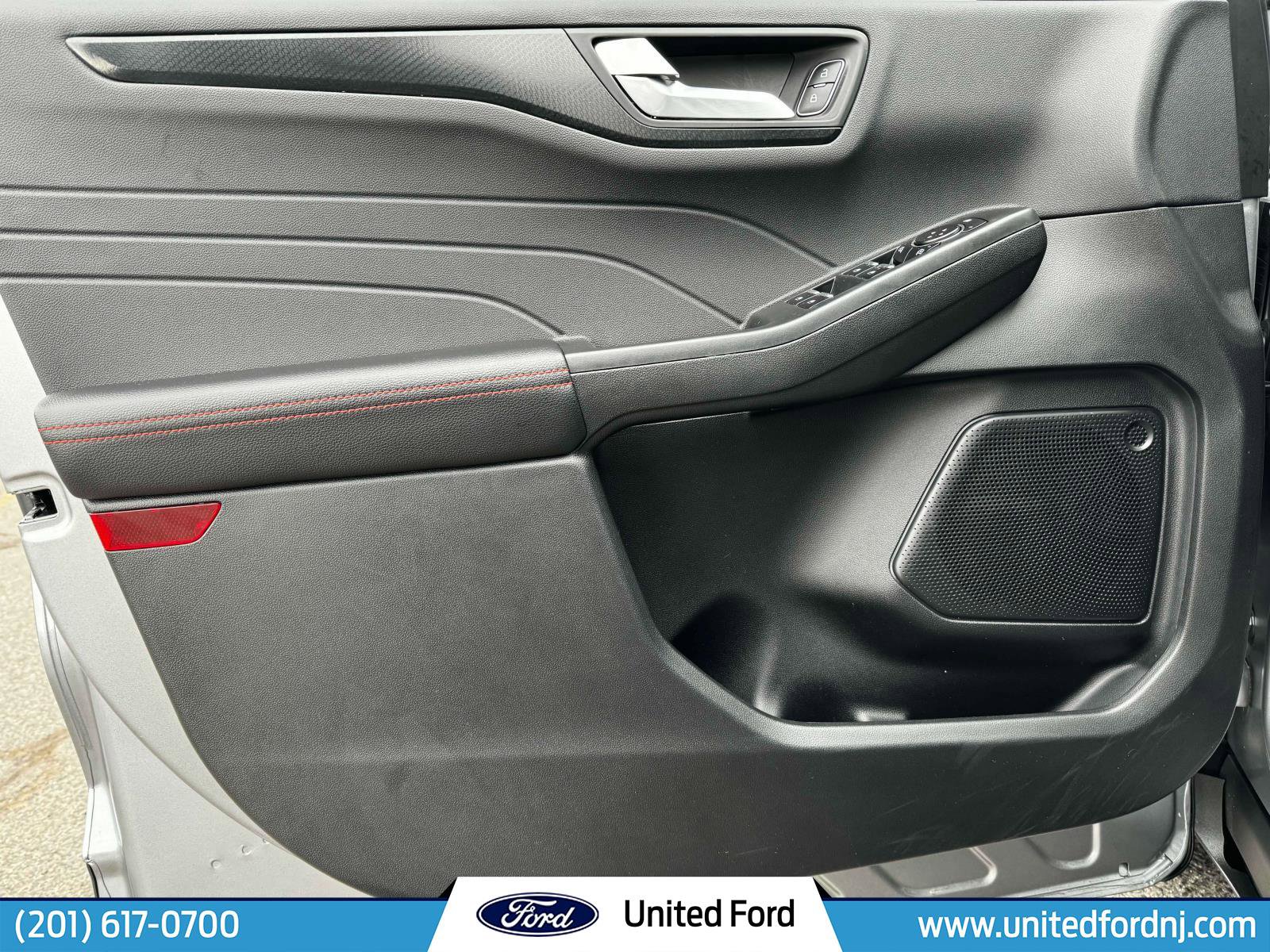 Used 2022 Ford Escape SEL w/ SEL Stealth AWD Package image 11