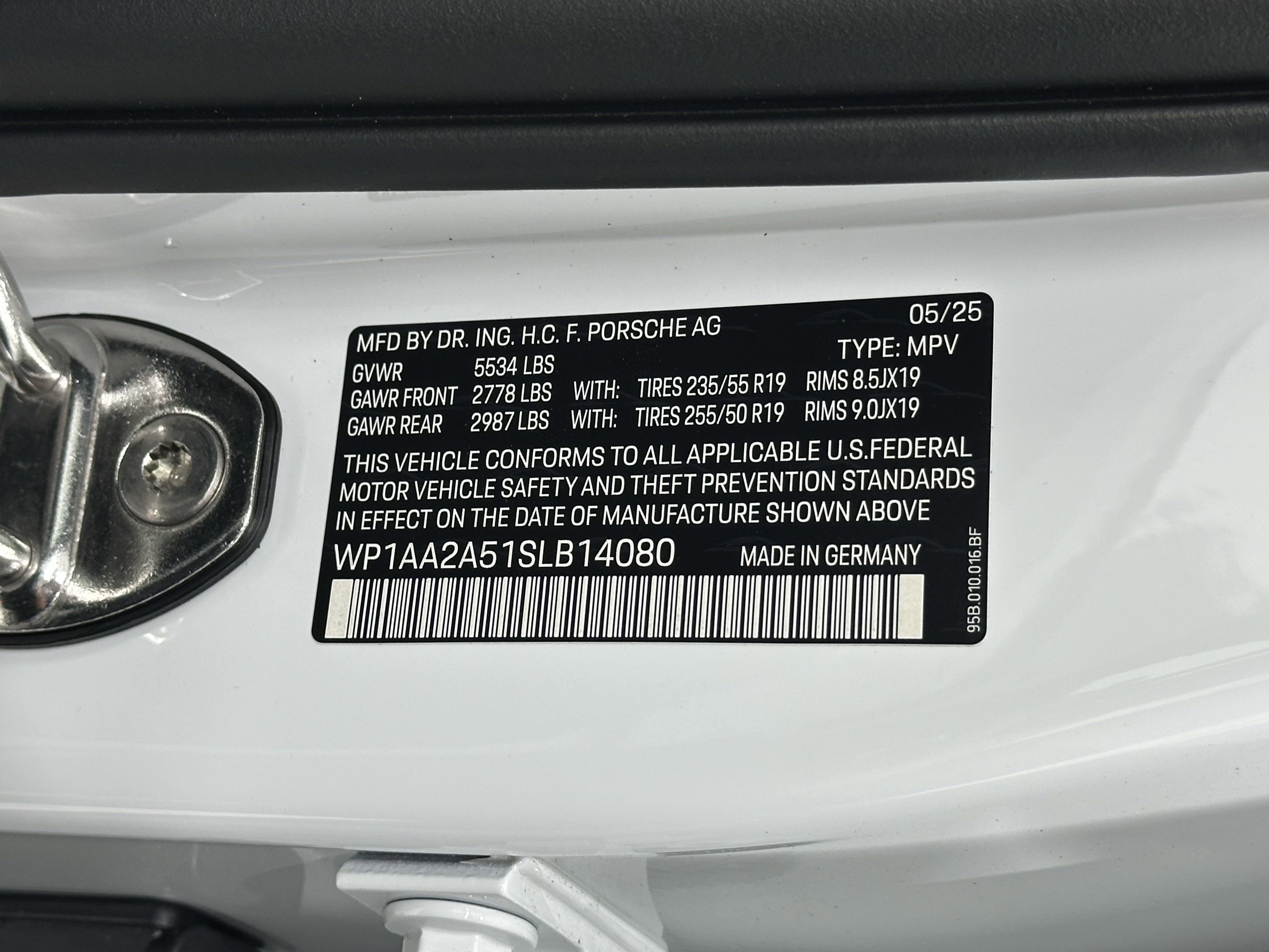 New 2025 Porsche Macan image 56