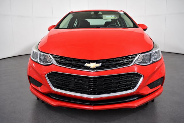 Used 2018 Chevrolet Cruze LS FWD image 2