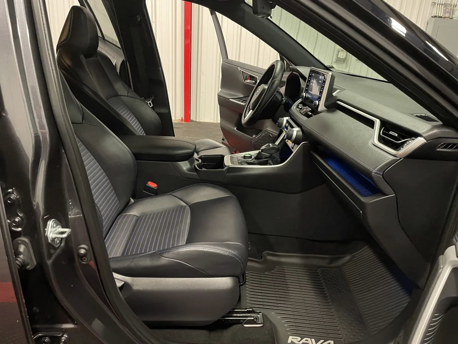 Used 2020 Toyota RAV4 XSE w/ XSE Grade Weather Package image 50