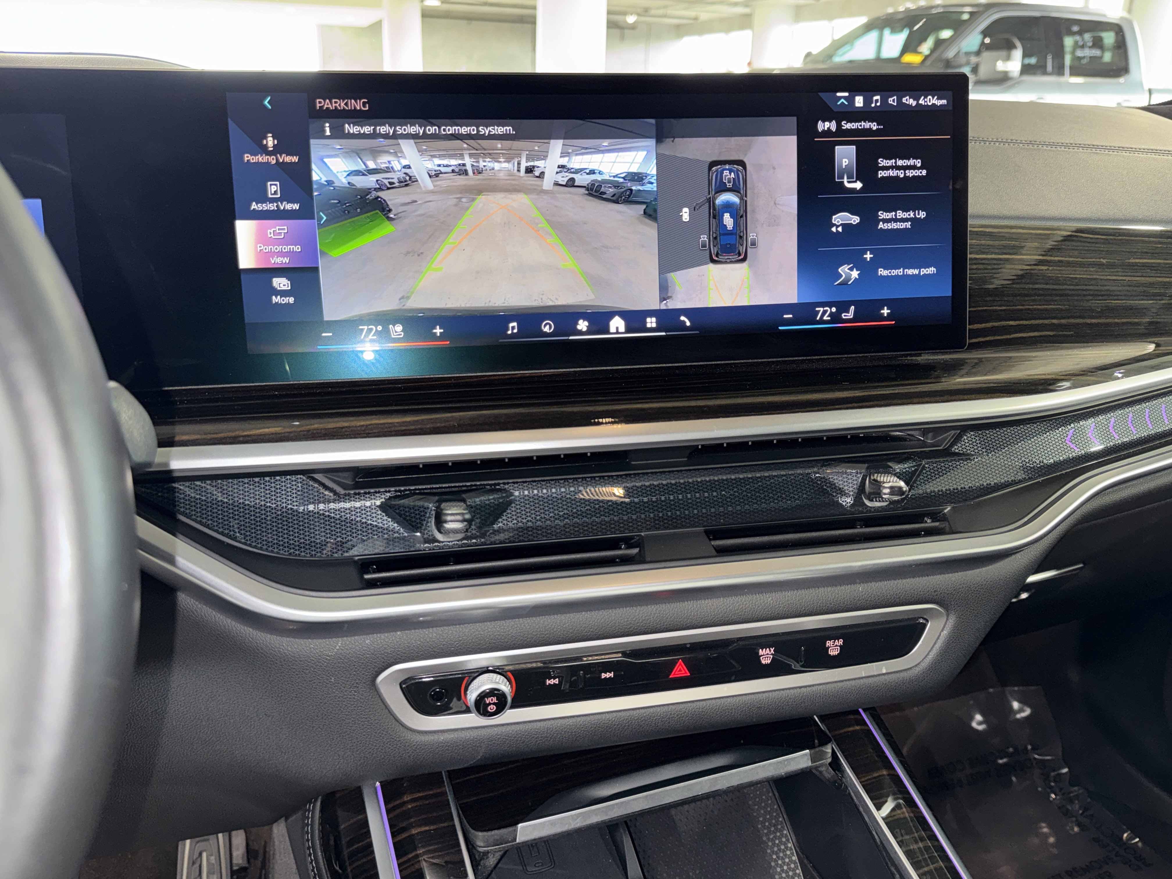 Certified 2025 BMW X7 xDrive40i w/ M Sport Package image 28