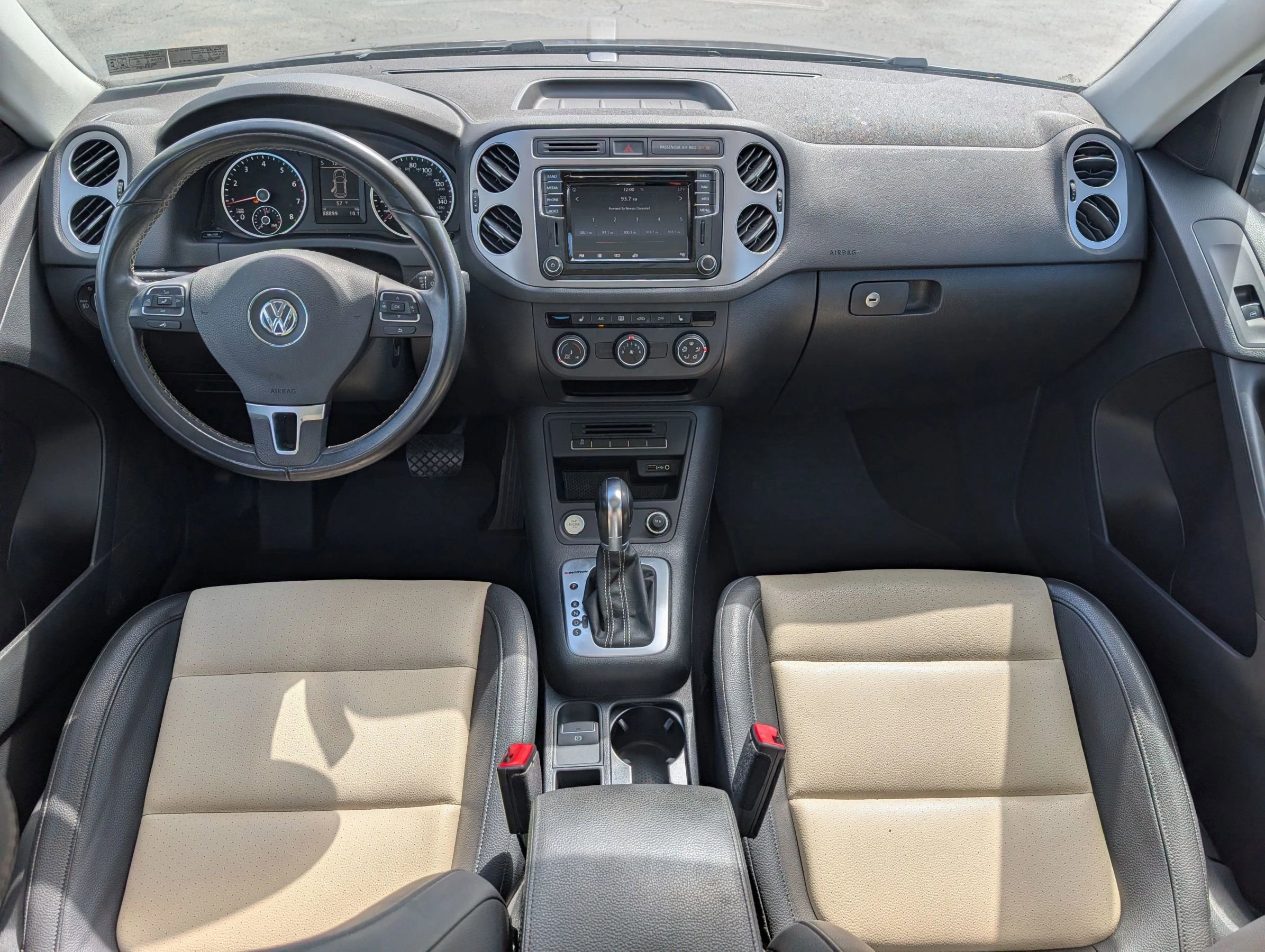 Used 2016 Volkswagen Tiguan SE image 11