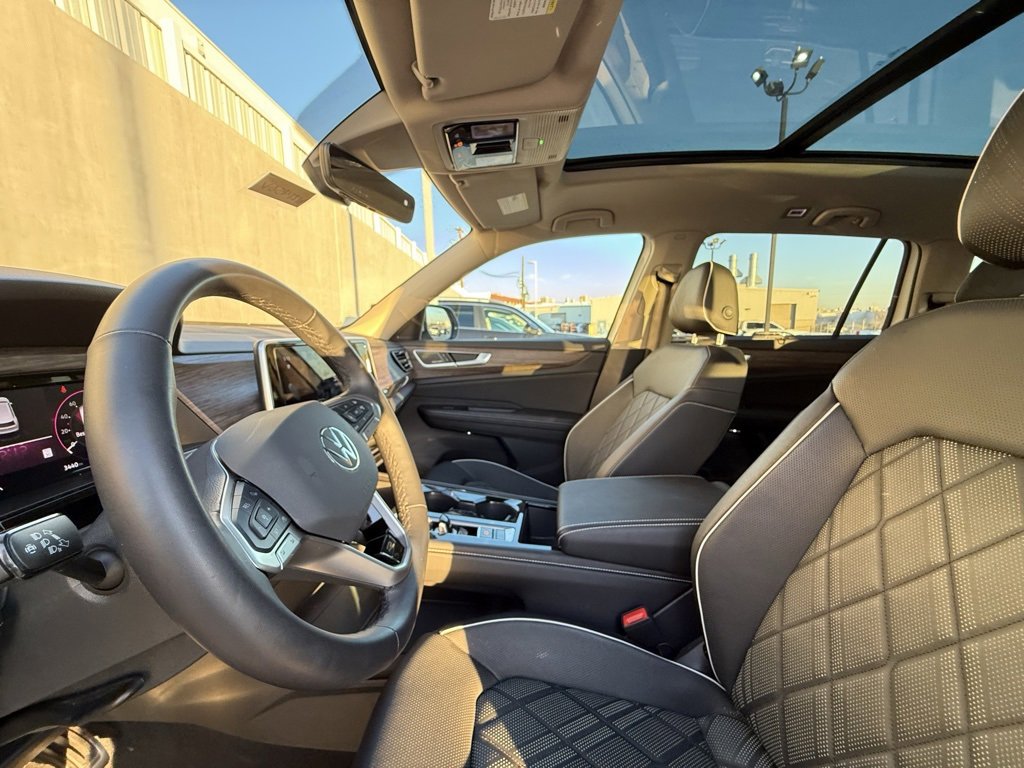 Used 2025 Volkswagen Atlas SEL Premium R-Line image 5