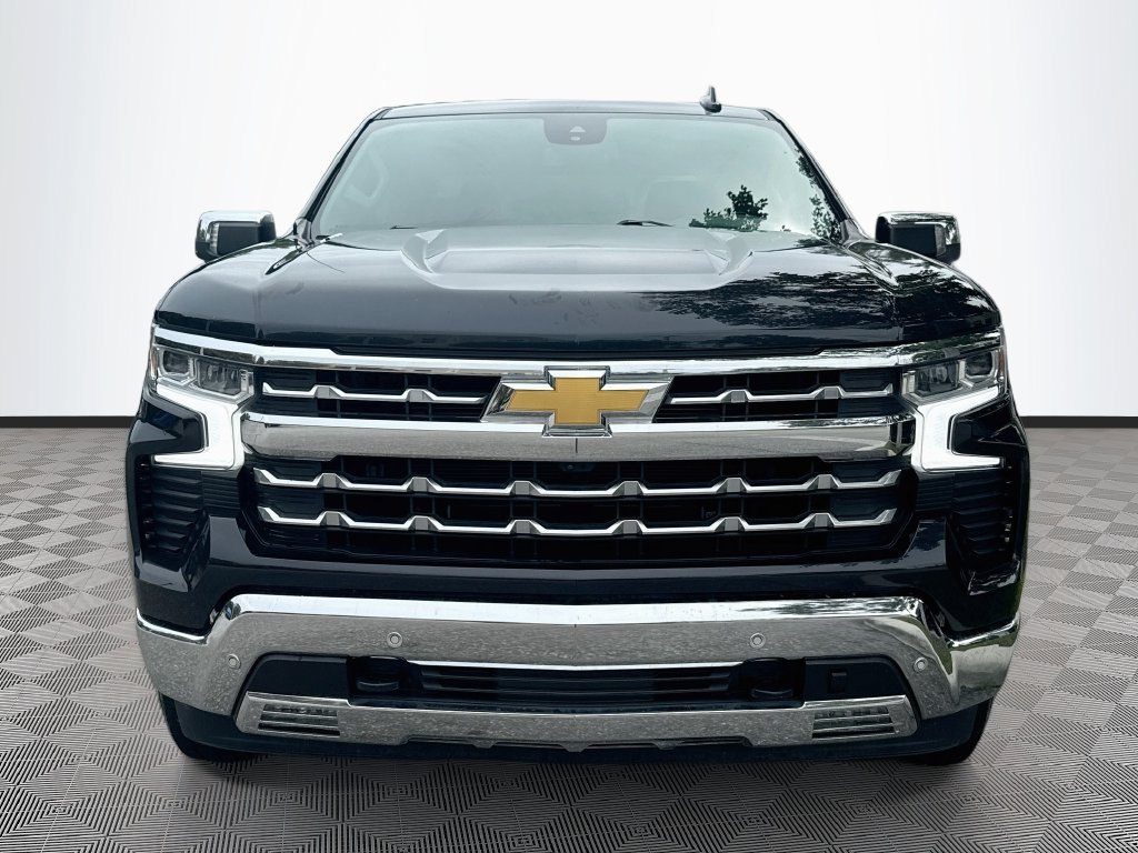 Used 2024 Chevrolet Silverado 1500 LTZ AWD/4WD image 2