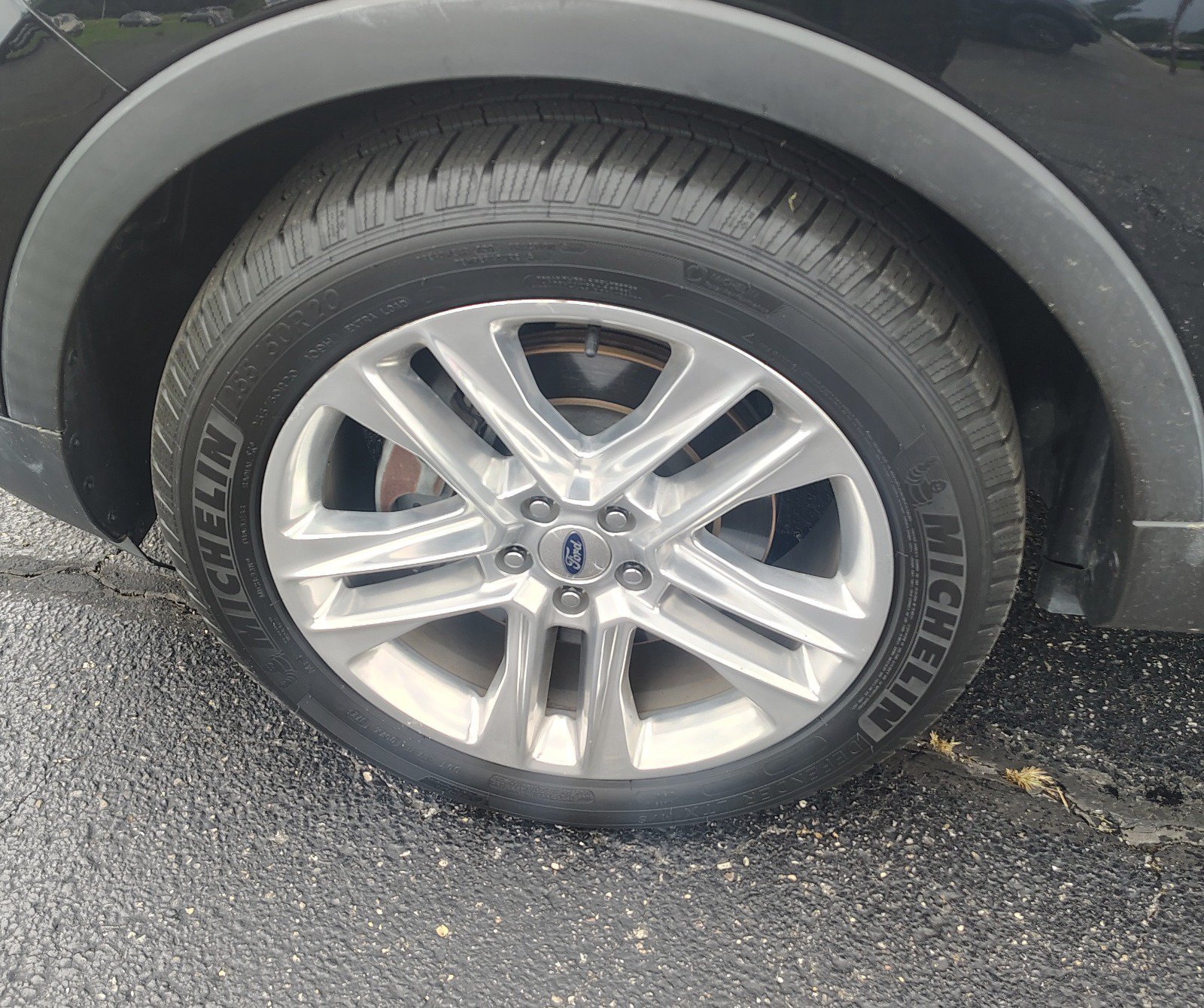 Used 2017 Ford Explorer XLT w/ Equipment Group 201A FWD image 9