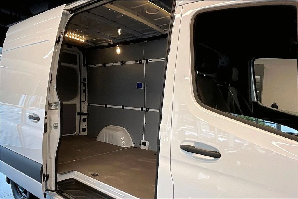 Used 2026 Mercedes-Benz Sprinter 2500 image 10
