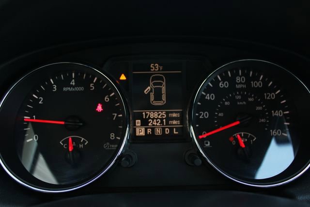 Used 2011 Nissan Rogue SV w/ Premium Pkg AWD/4WD image 11