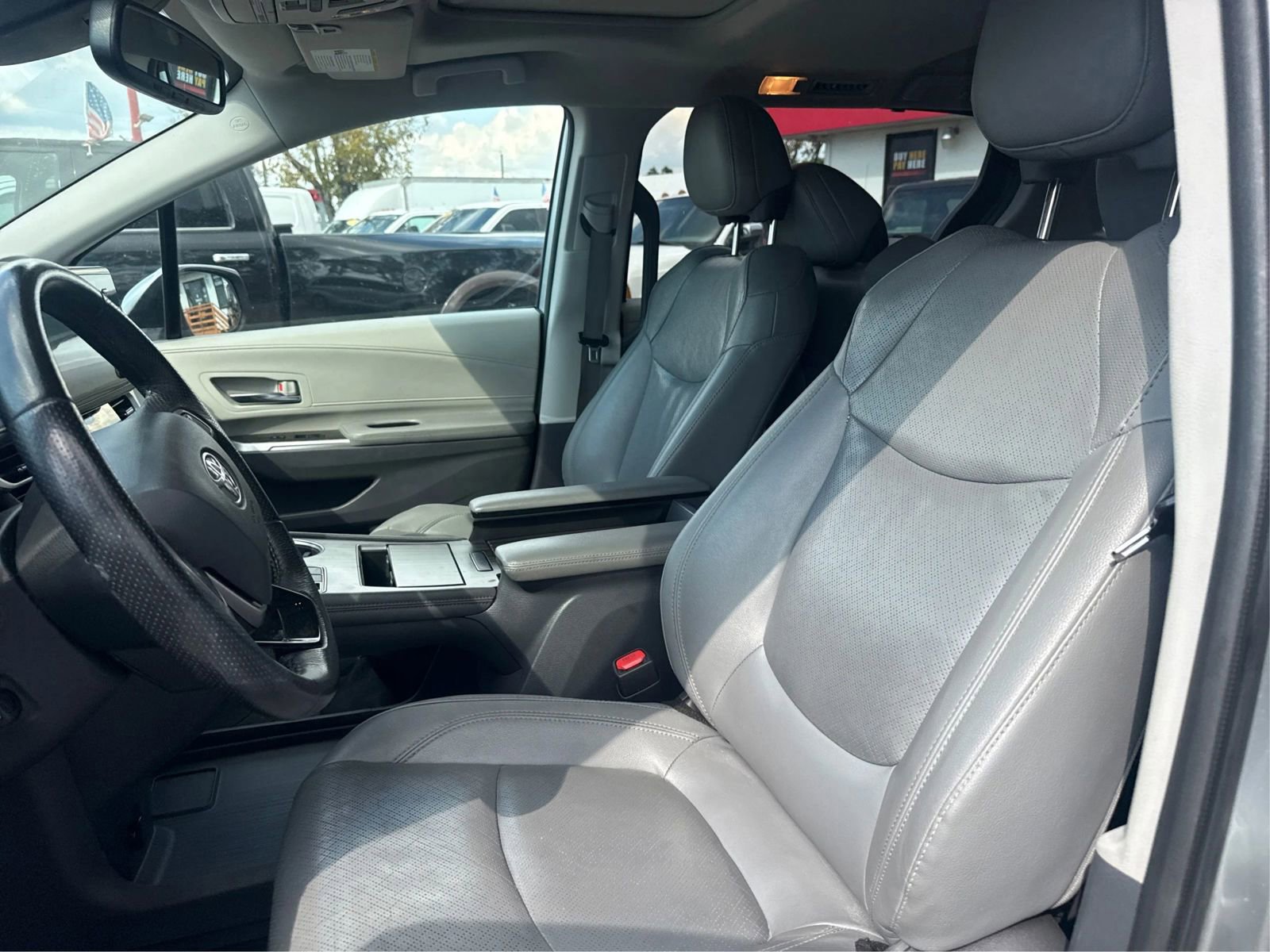 Used 2021 Toyota Sienna Limited AWD/4WD image 9