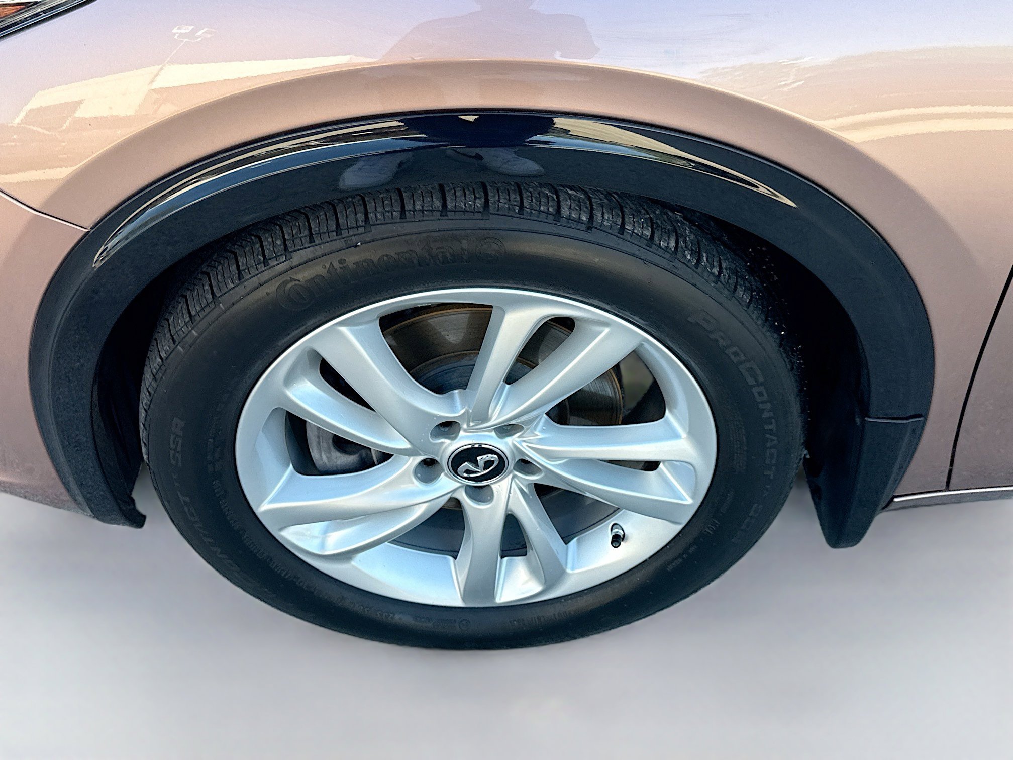 Used 2017 INFINITI QX30 Premium w/ Navigation Package image 36