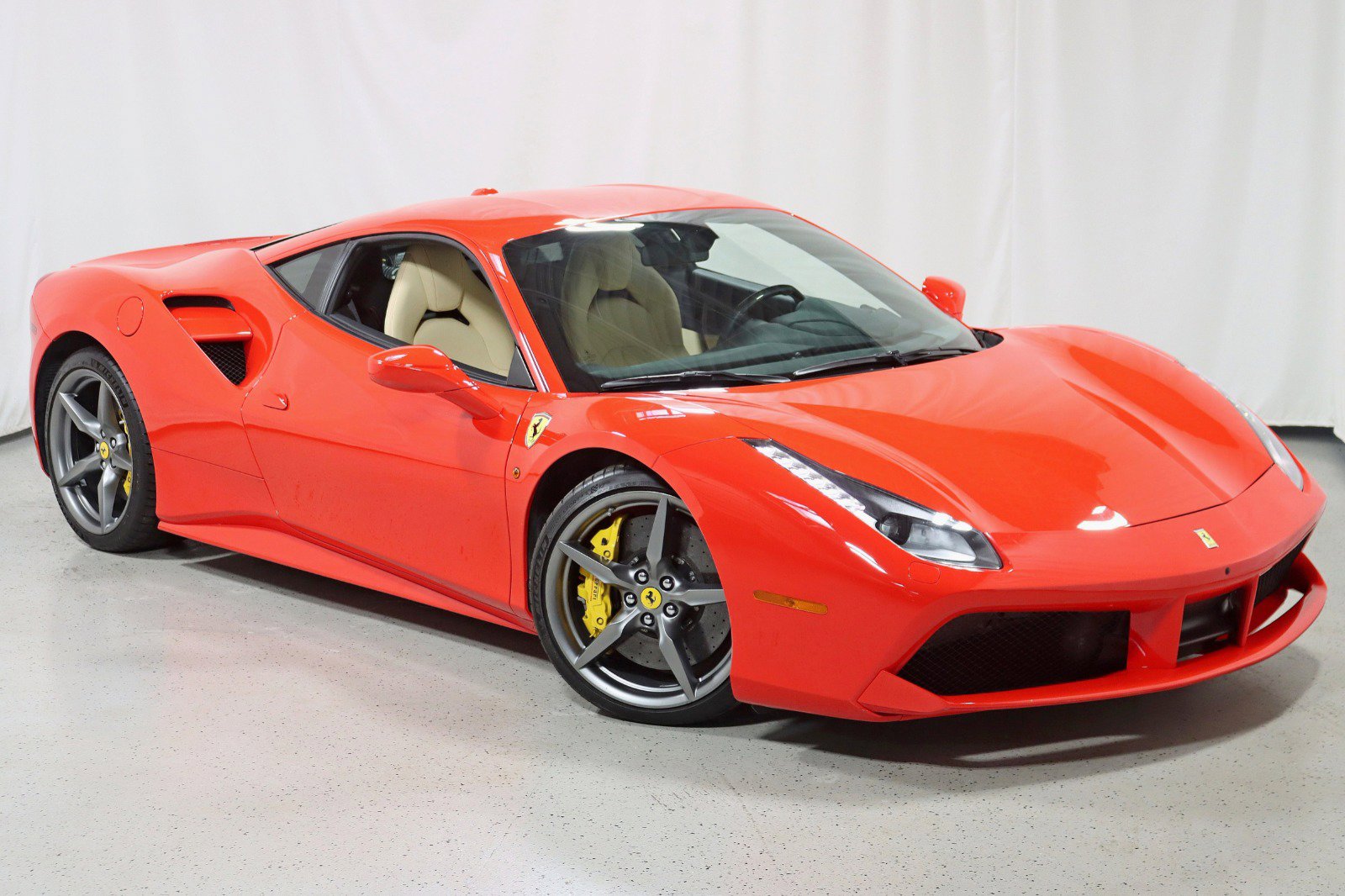 Used 2018 Ferrari 488 GTB image 8